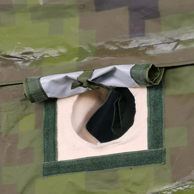 Окно военной палатки